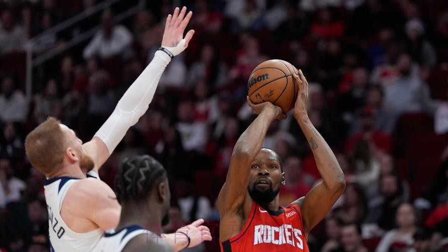 NBA常规赛:杜兰特39+7主导战局火箭110-105险胜森林狼 NBA常规赛:杜兰特39+7主导战局火箭110-105险胜森林狼